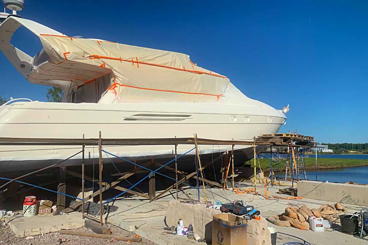 Уход за интерьером и внешними элементами яхт Уход за интерьером и внешними элементами яхт